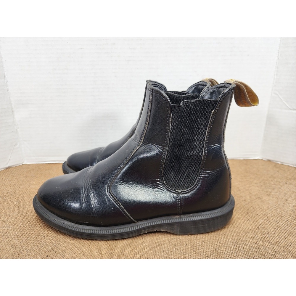 Dr Martens vegan flora chelsea boots US 6 Black faux leather